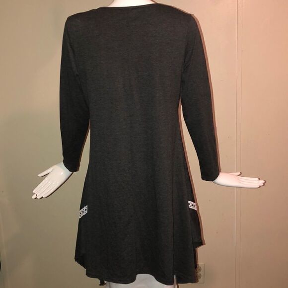 Leezeshaw Tunic  - Picture 4 of 5